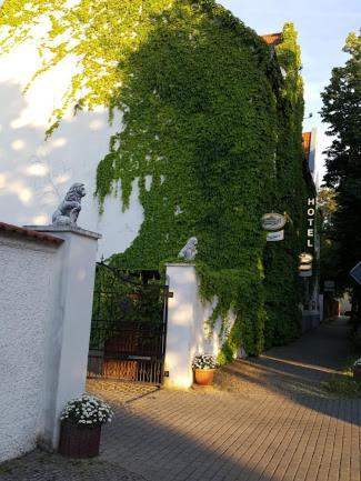 Hotel Zum Goldenen Loewen Merseburgo Exterior foto